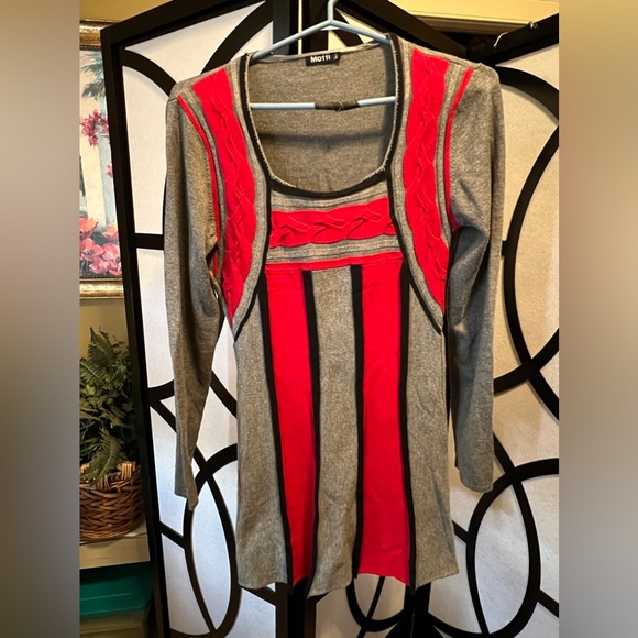 Tunic top by Mofi. Size Medium - Picture 3 of 5